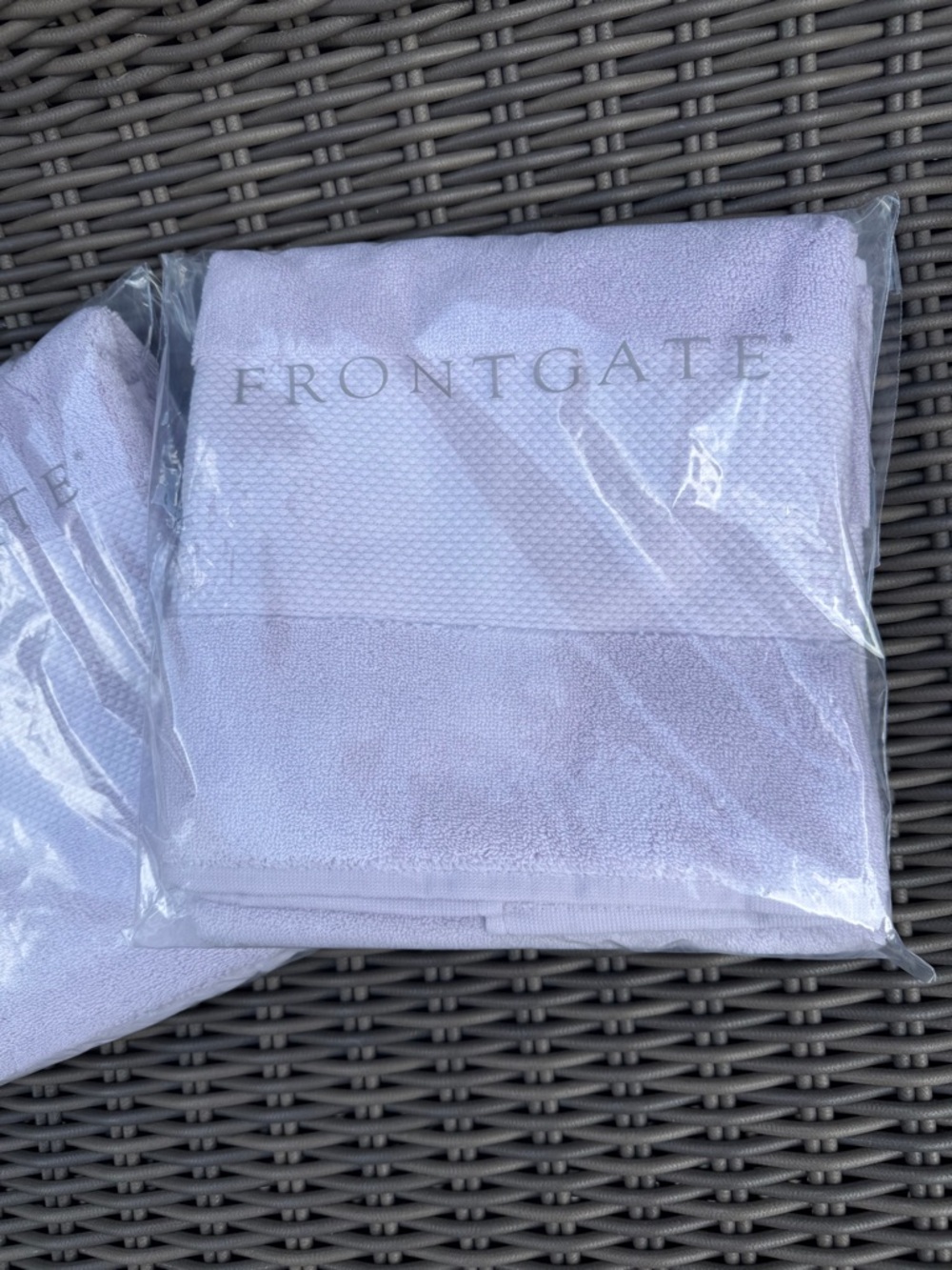 Frontgate Resort Bath Towel Set - NWT - Picture 12 of 16